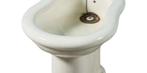 Histoire du bidet : du bidet traditionnel aux toilettes japonaises